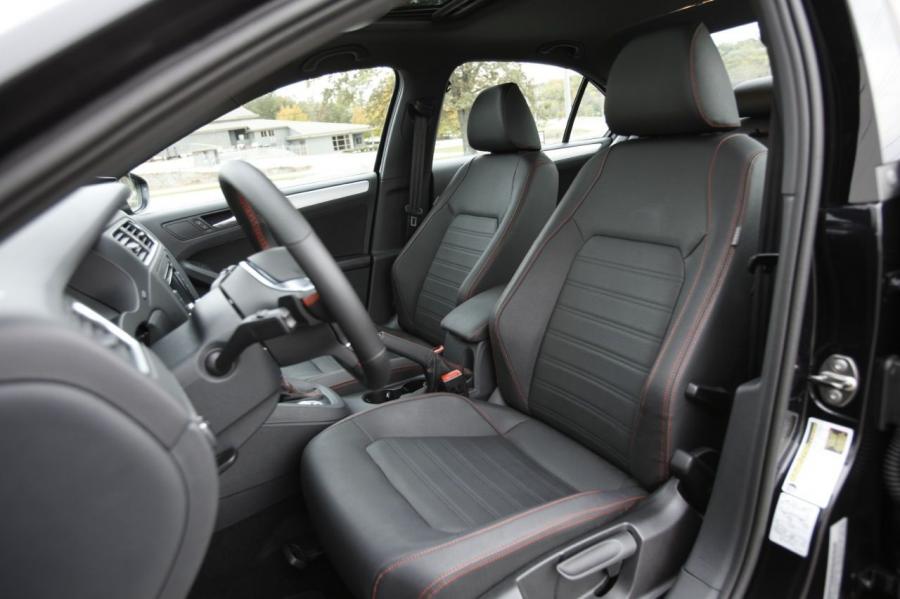  Volkswagen Jetta GLI Autobahn 2012 года  (фото 10 из 33)